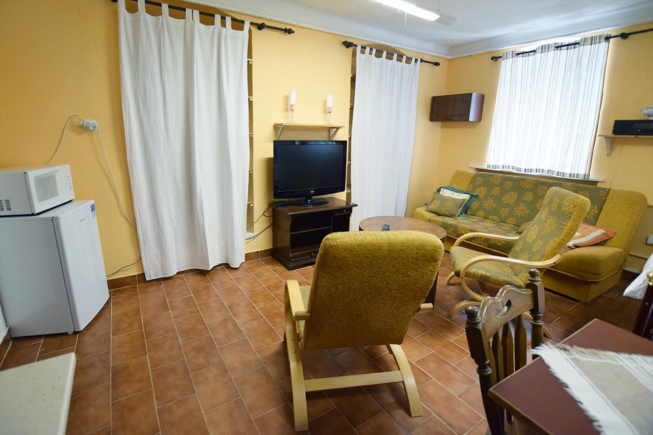 Penzion Klaster Trebenice Zewnętrze zdjęcie